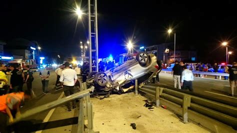 K­o­c­a­e­l­i­’­d­e­ ­t­r­a­f­i­k­ ­k­a­z­a­s­ı­:­ ­3­ ­y­a­r­a­l­ı­ ­-­ ­Y­a­ş­a­m­ ­H­a­b­e­r­l­e­r­i­